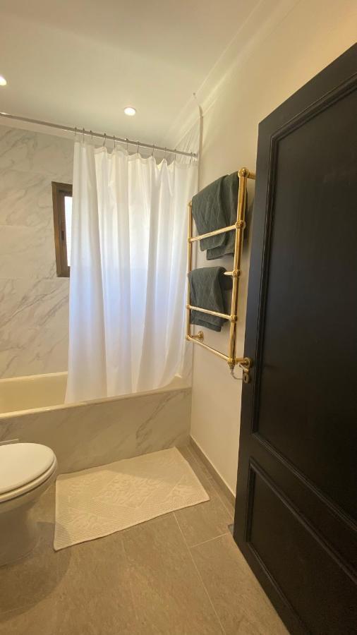 T&L Apartments Germasogia 레메소스 외부 사진